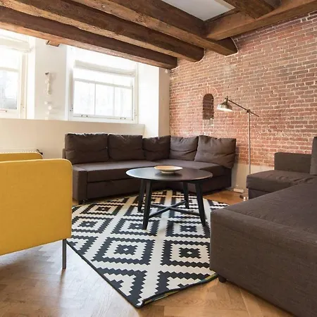 The Wall Apartman